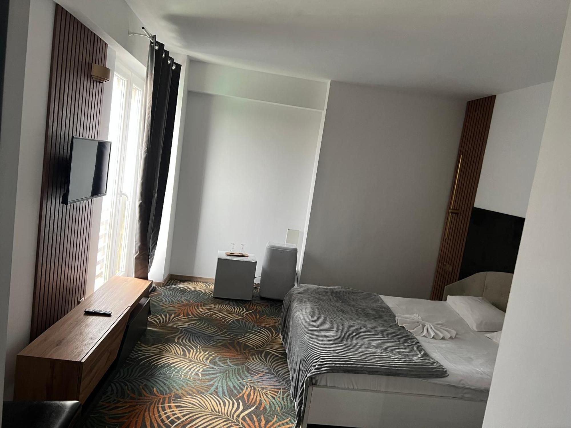 Hotel Sydney Craiova Exterior foto