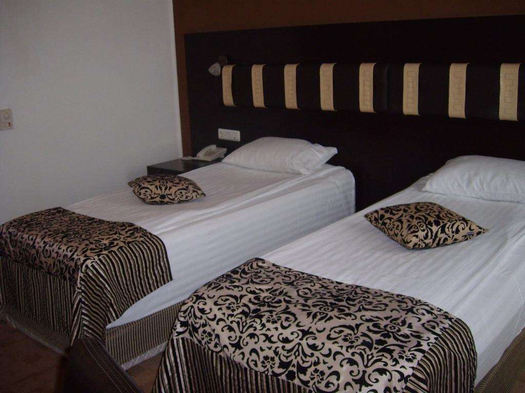 Hotel Sydney Craiova Zimmer foto